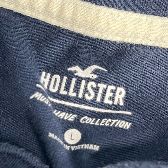 Hollister men’s size large set of two T-shirts - Picture 4 of 7